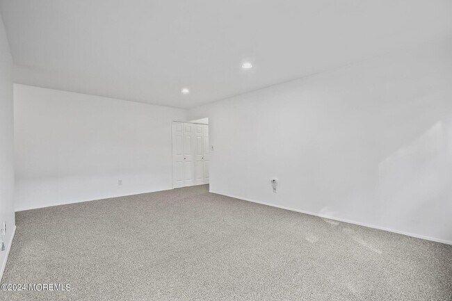 Photo - 66 Stonehurst Blvd Unit D