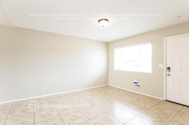 Photo - 7124 W Flower St