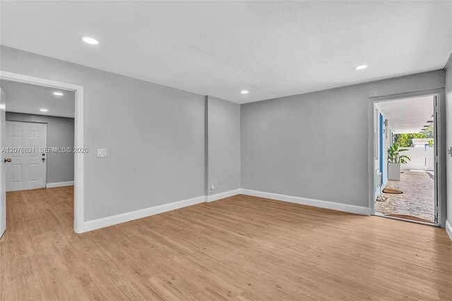 163 NW 40th St Unidad N