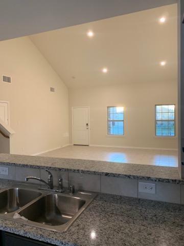 Photo - 1008 Emerald Dr