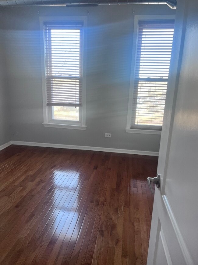 Photo - 20 W Hinsdale Ave Unit 1