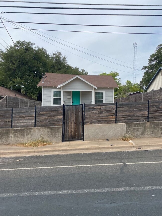 Beautiful East Austin Bungalow - Beautiful East Austin Bungalow House