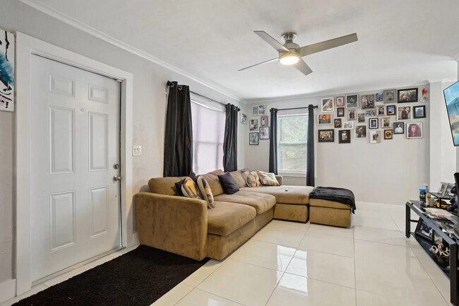 Photo - 735 Franklin Rd