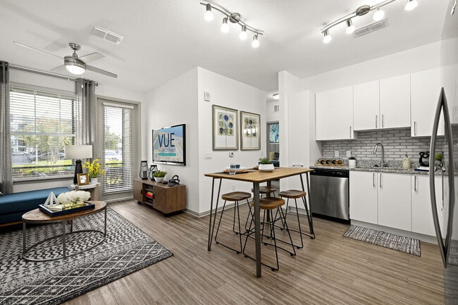 Photo - Vue on Lake Monroe