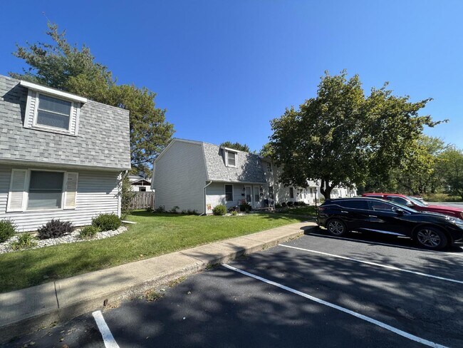 Available Now! 2 bed 1.5 Bath Townhome in ... - Available Now! 2 bed 1.5 Bath Townhome in ... Unit 9