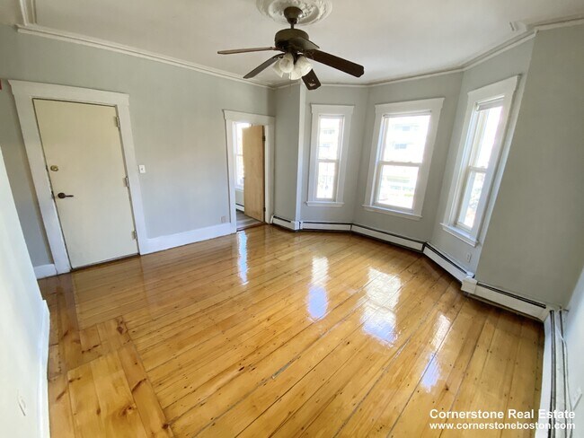 Photo - 1562 Tremont St Unit 2