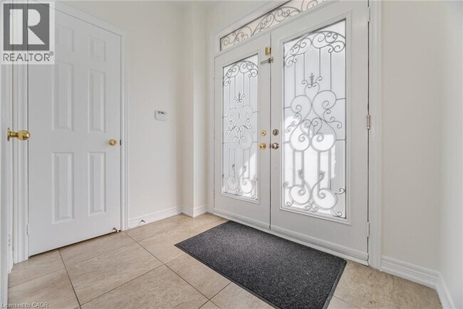 Photo - 5 Freedom Oaks Trail