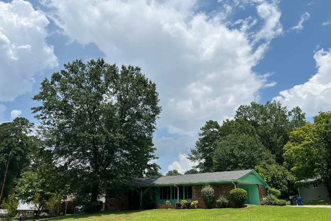 Photo - 2935 Heather Dr