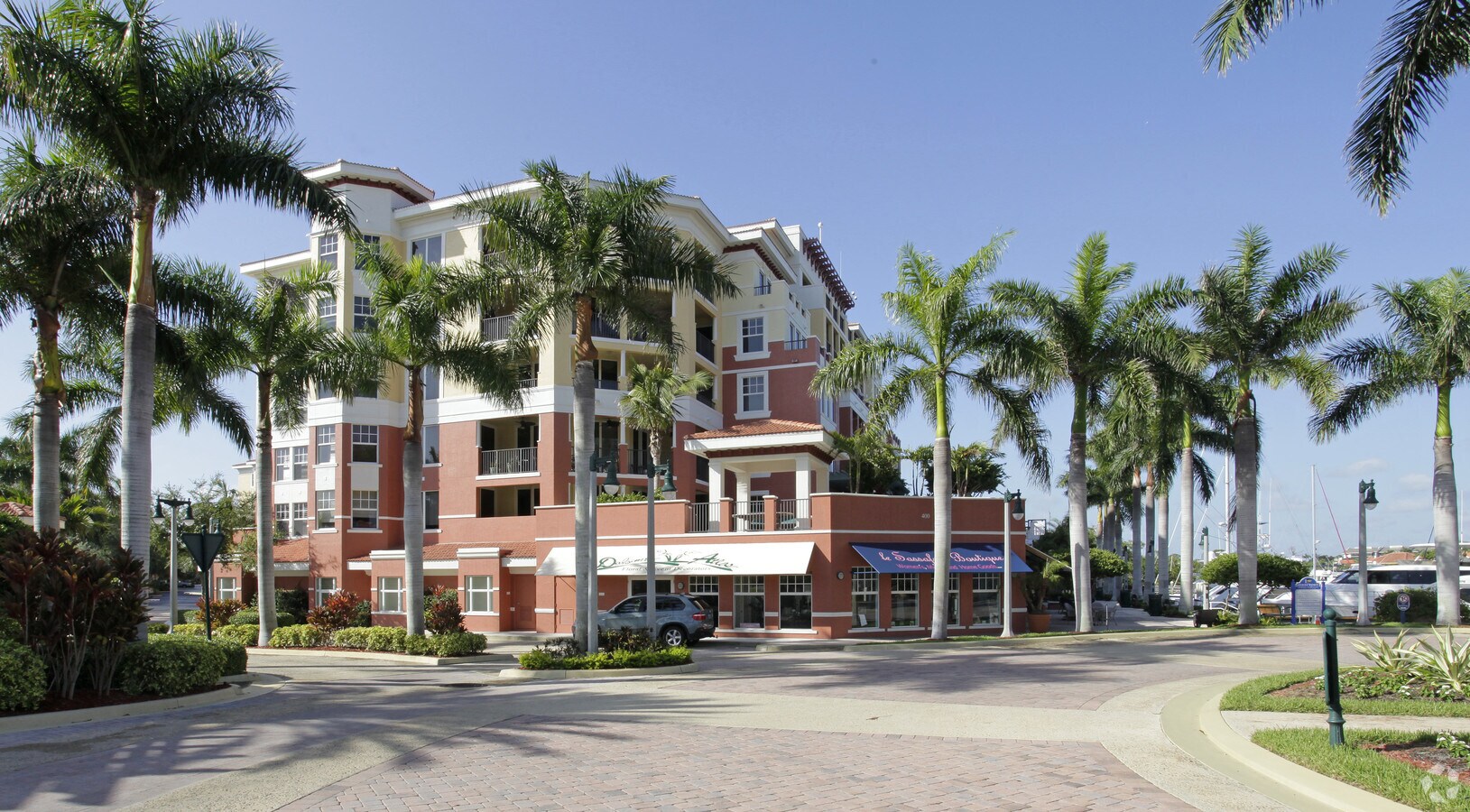 Photo - The Mariner at Jupiter Yacht Club