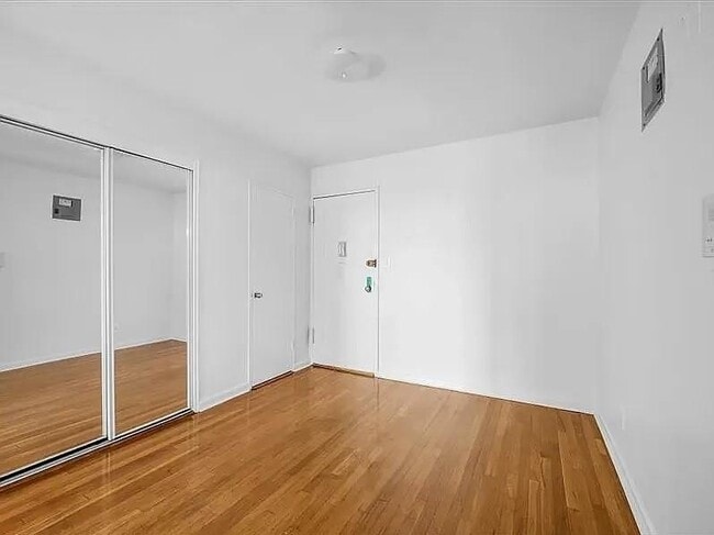 Photo - 2 West End Ave