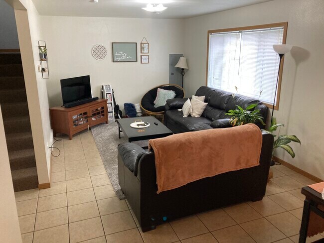 Photo - 1528 Starview Dr