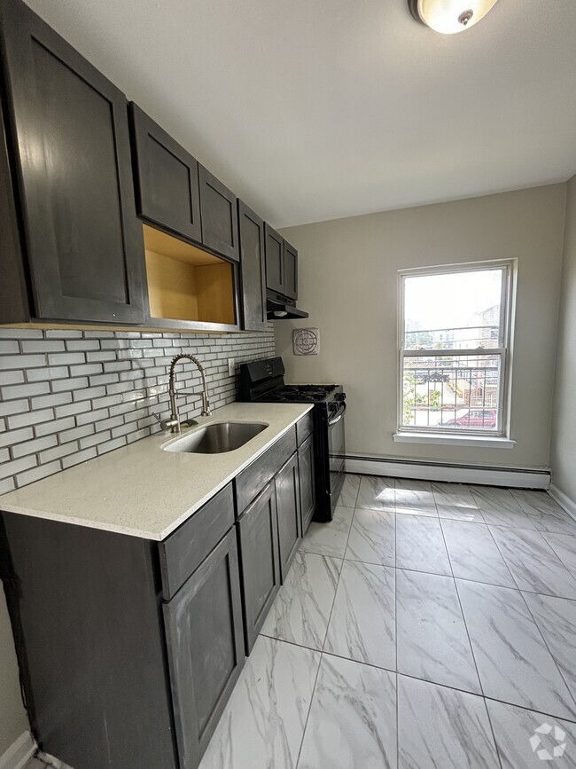 Building Photo - 111 Lincoln Ave Rental