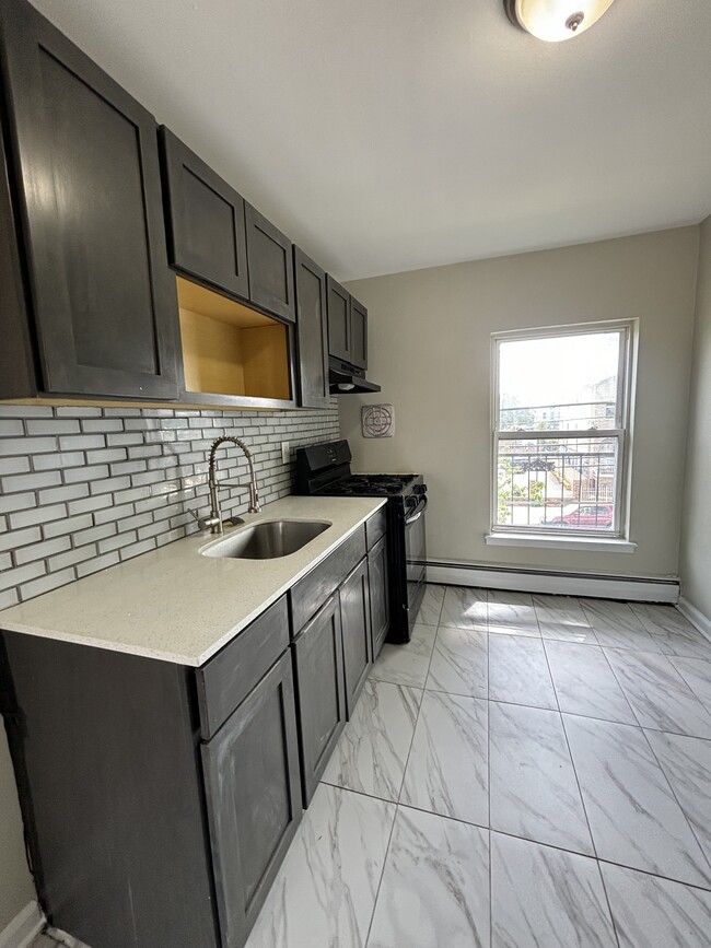 Photo - 111 Lincoln Ave Apartamentos