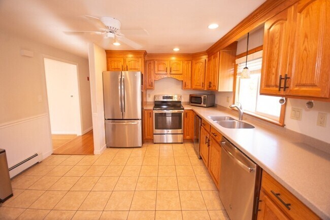 Photo - 29 Rainbow Ave