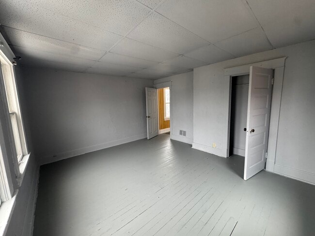 Building Photo - 719 Steel St