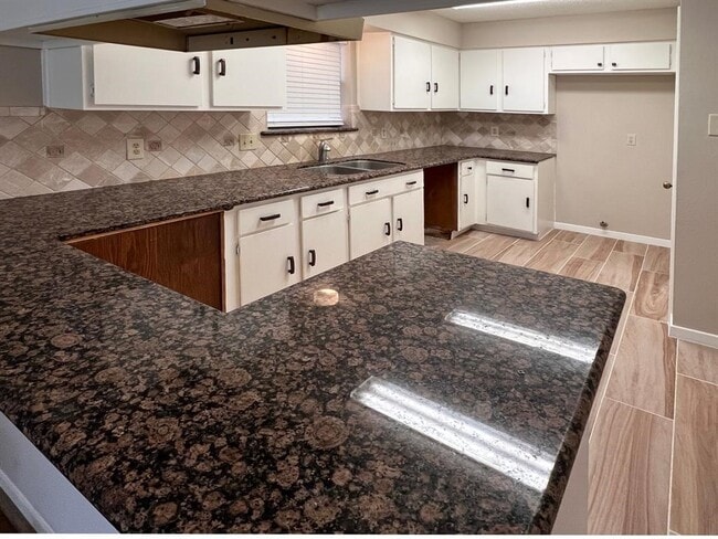 Photo - 3122 Windmill St