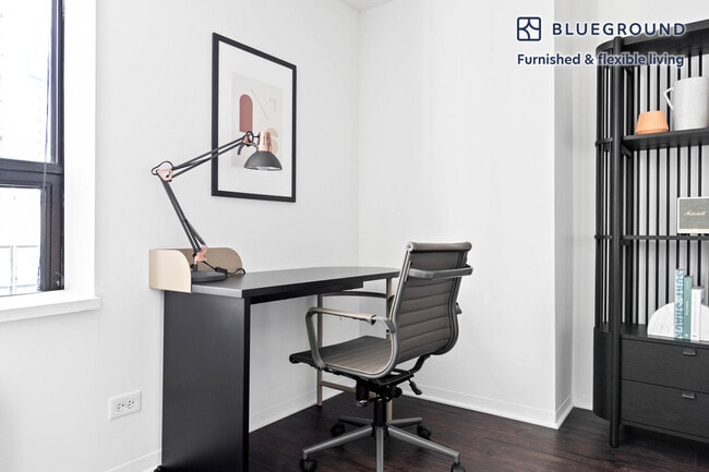 Photo - 445 E Ohio St Unidad SI FL16-ID786