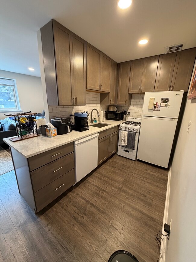 Photo - 515 W Wrightwood Ave Unit 218