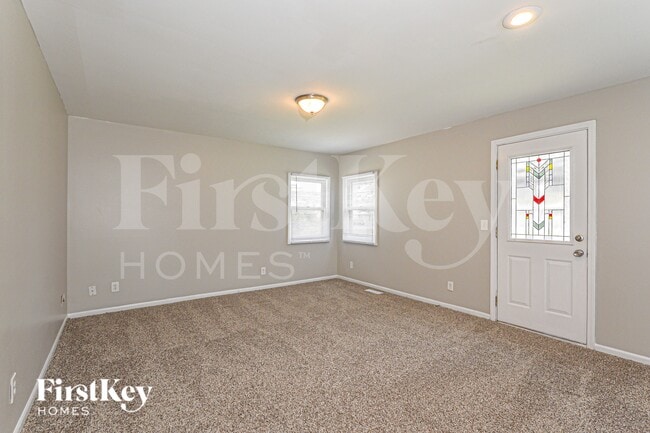 Photo - 611 W Oakwood Dr
