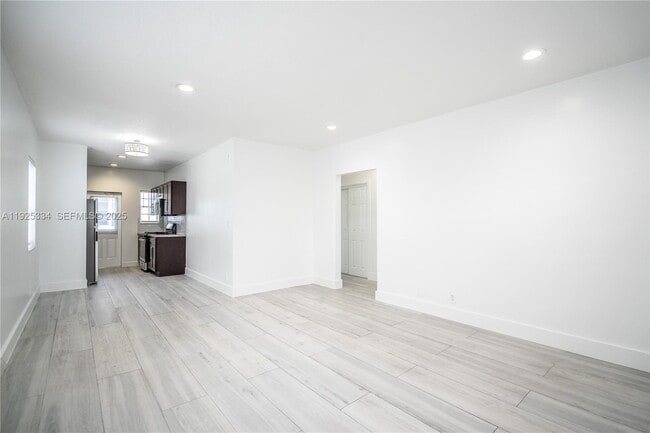 Photo - 330 84th St Unit 9