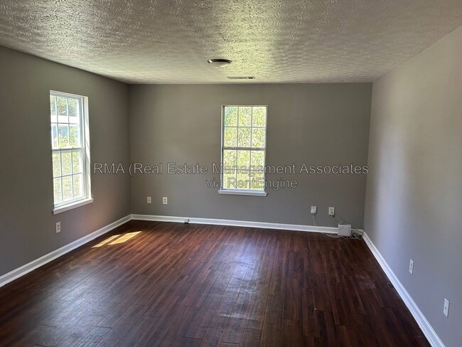 Photo - 836 Lane St