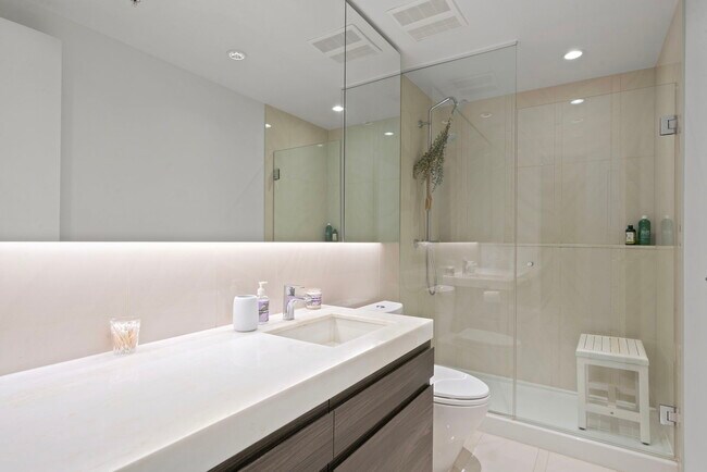 Photo - 310-612 12 Ave SW