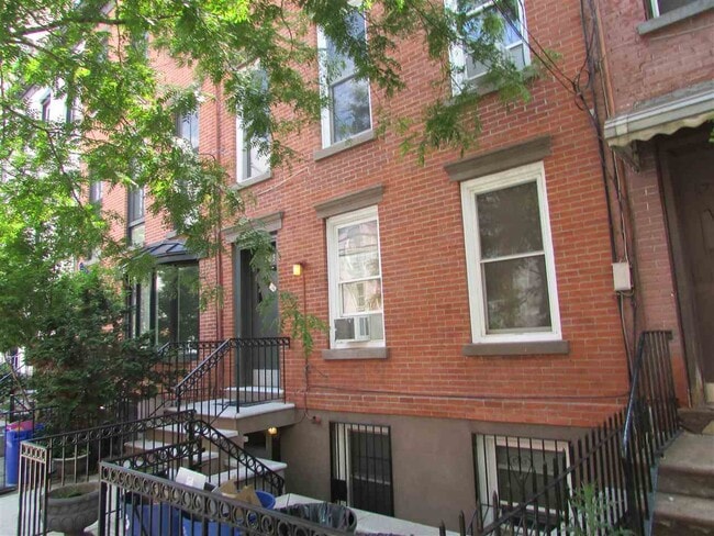 Photo - 125 Bloomfield St Unit B