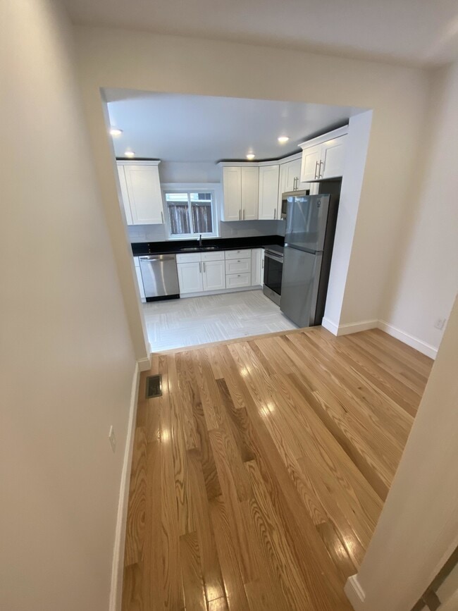 Building Photo - 141 Prospect St Unit 1