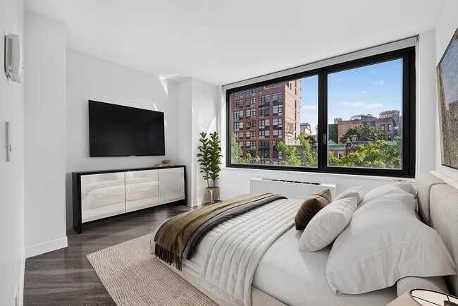 250 E Houston St Unit 9C