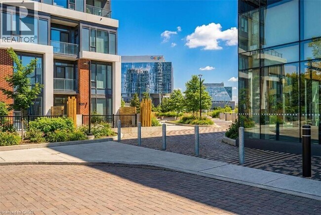 Photo - 25 Wellington St S Unité 2202