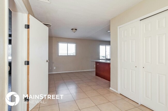 Photo - 2522 N 48th Dr