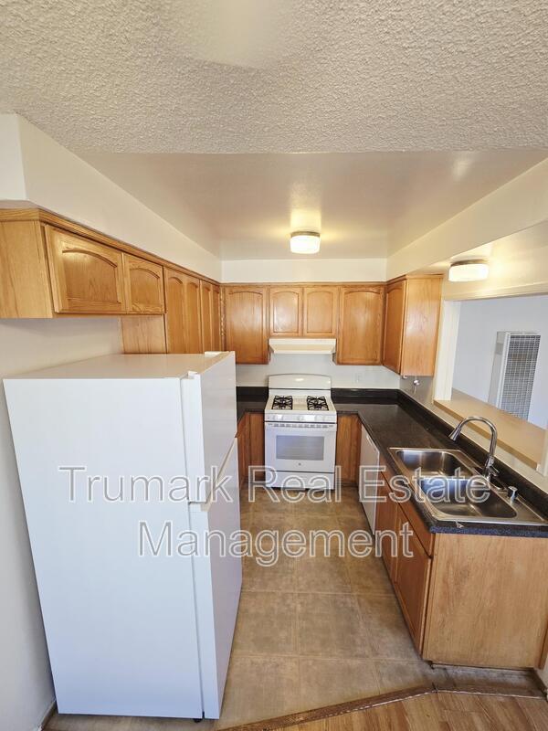 Photo - 332 Cornell Dr