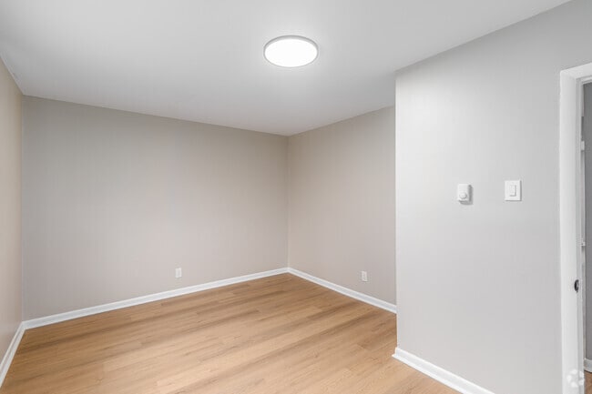 1BR, 1BA - 625SF - Bedroom