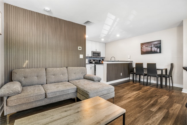 Building Photo - 202 N Fremont Ave Unit 2 Rental