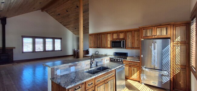 Photo - Off The Grid Rental