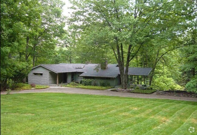 Building Photo - Private Pondfront Retreat on 24+ Acres wit... Rental