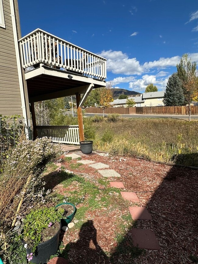 Building Photo - 850 Mountain View Dr Unit Apartment