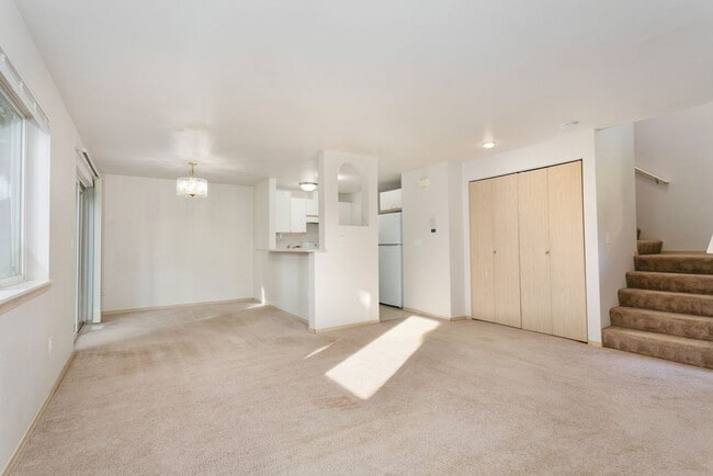 Photo - Spacious 3 Bed, 2 Bath Home with Garage & Large Yard in Puyallup!
