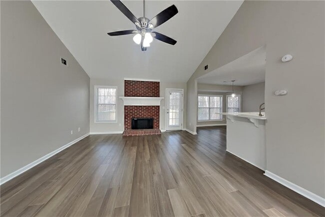 Photo - 970 Eliza Ann Cove SE