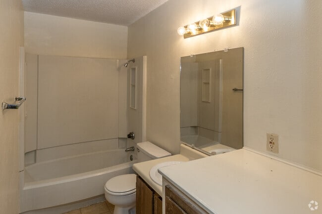 1BR, 1BA - 632SF - Winds of Oak Ridge