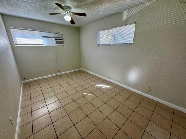 Photo - 1616 Britain St