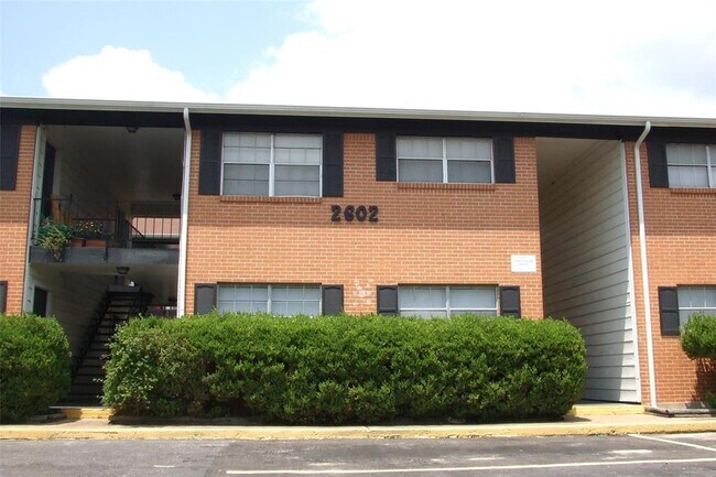 Building Photo - 2602 Penny Ln Unit 105 Rental