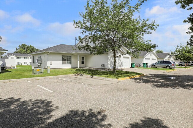 Photo - 2401 14th St E