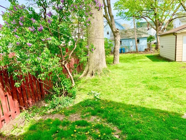 Photo - 1533-1535 Mars Avenue Unidad 1533