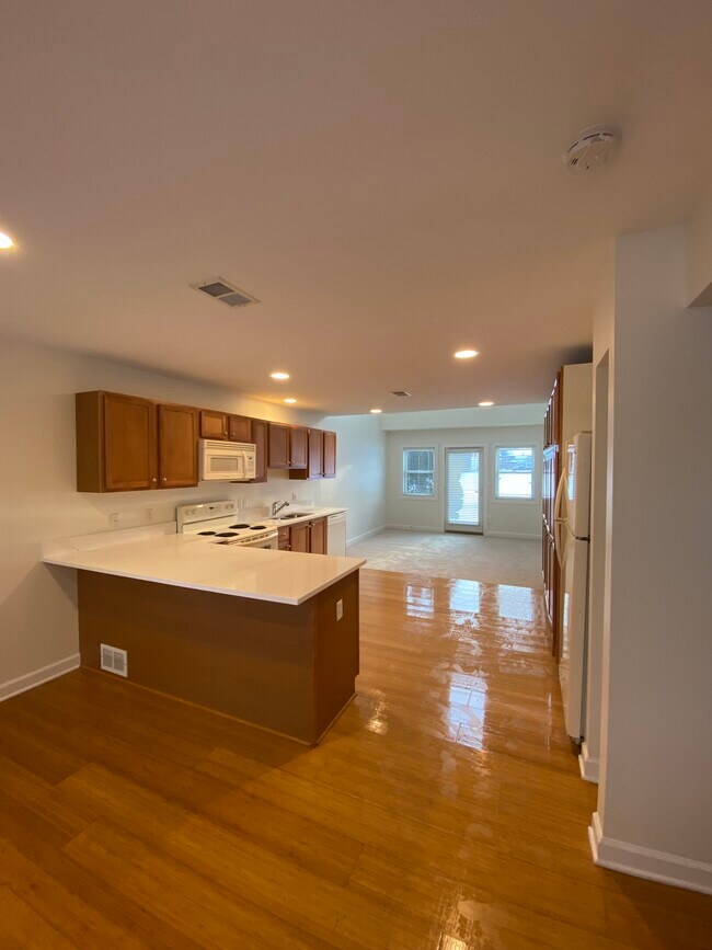 Photo - 263 S Union St