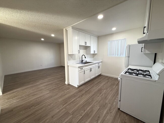 Photo - 123 W Olive Dr Unit 3