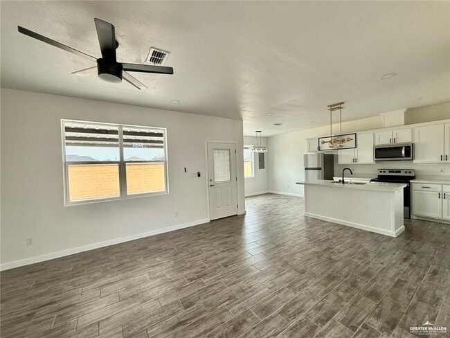 Photo - 11 N Crown Ln