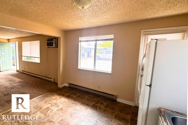 Photo - CHARMING SINGLE LEVEL APARTMENT IN EAST MEDFORD