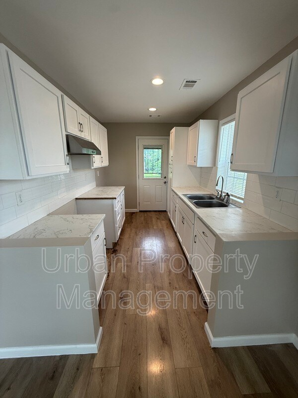 Photo - 86 W Dempster Ave