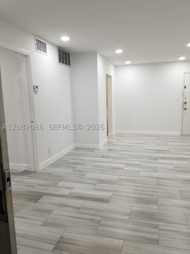 Photo - 2990 NE 16th Ave Unit 105